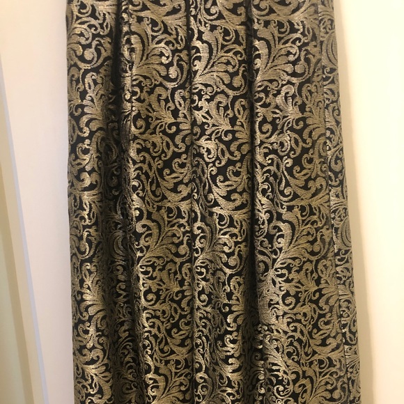 Skirt - Picture 4 of 4